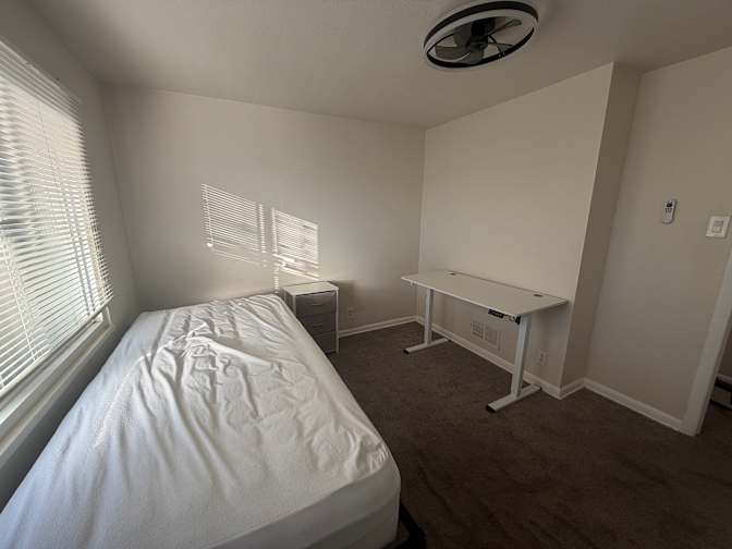 Mauricio Valverde's room