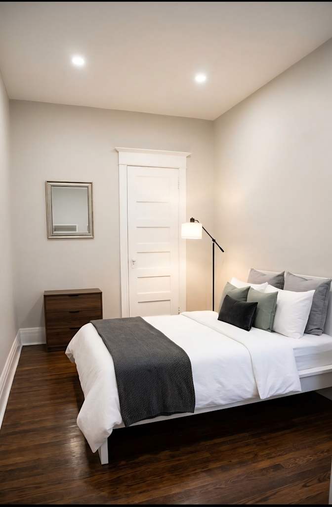 Rent's room