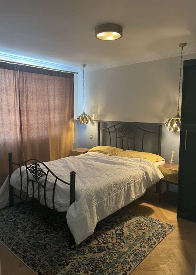 JL's room