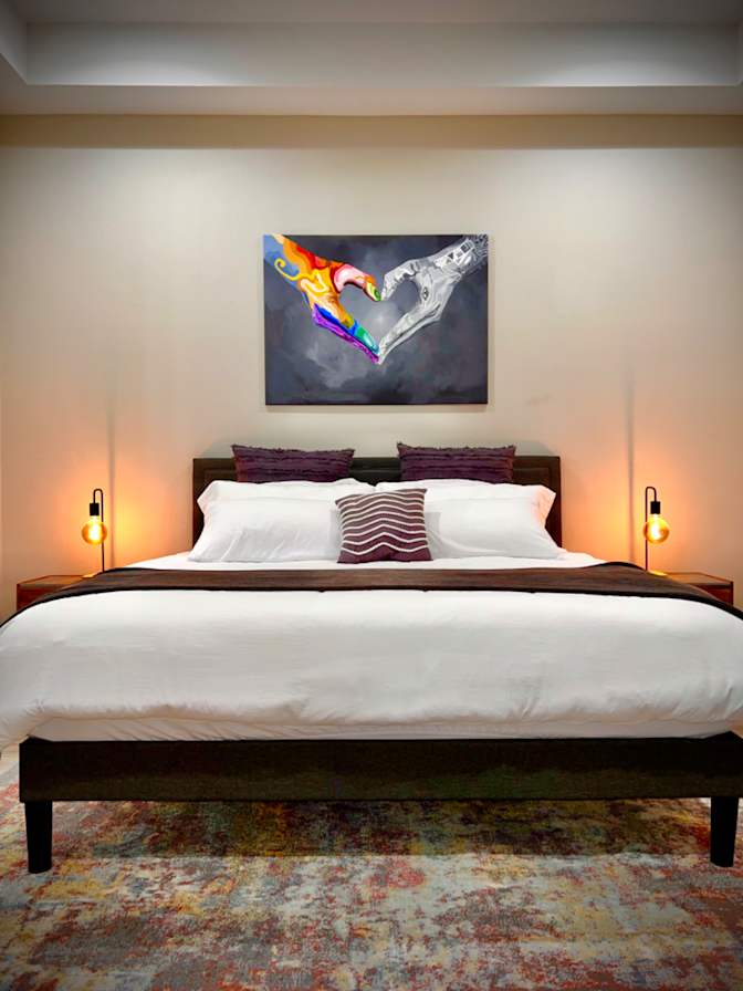 Raul's room