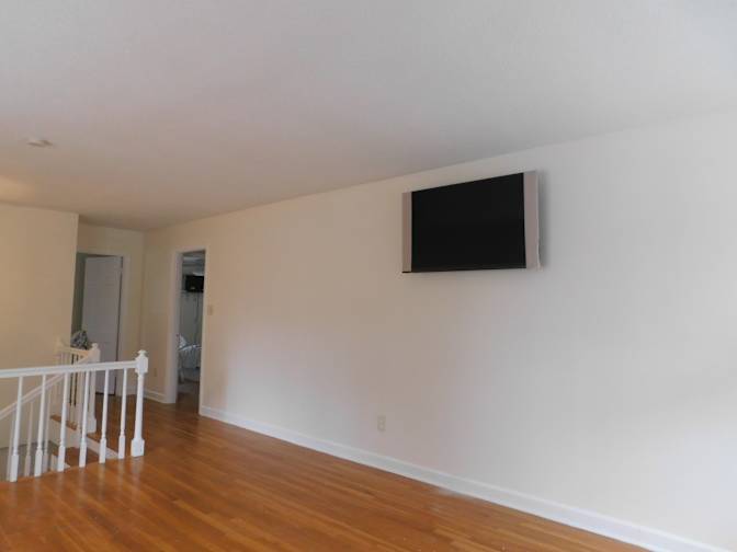 Carolina Realty Link's room