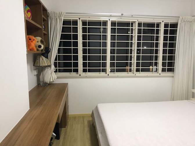Lee's room