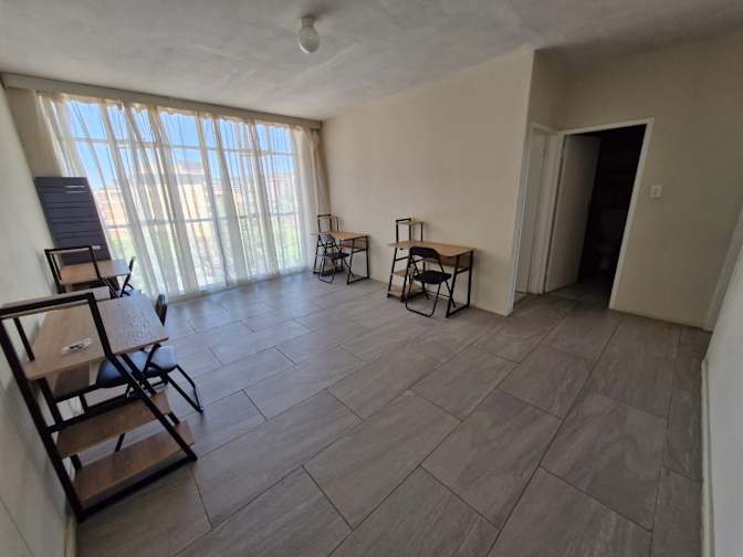 Hitekani's room