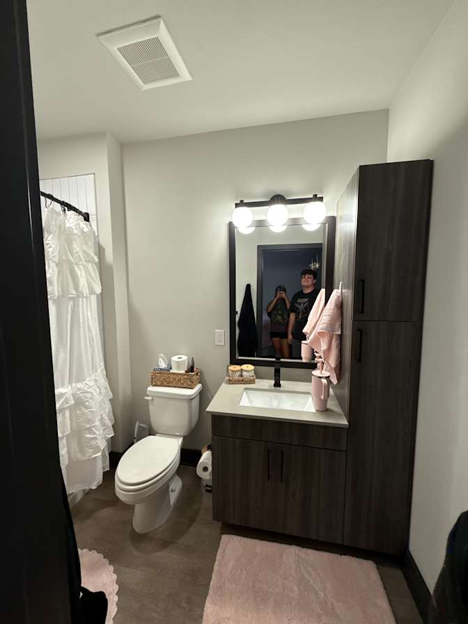 Lisa's room
