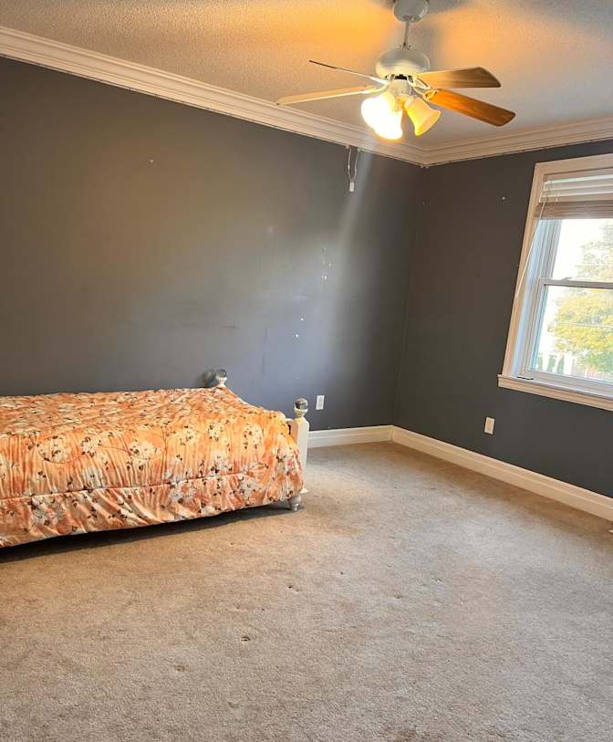 Aidin's room