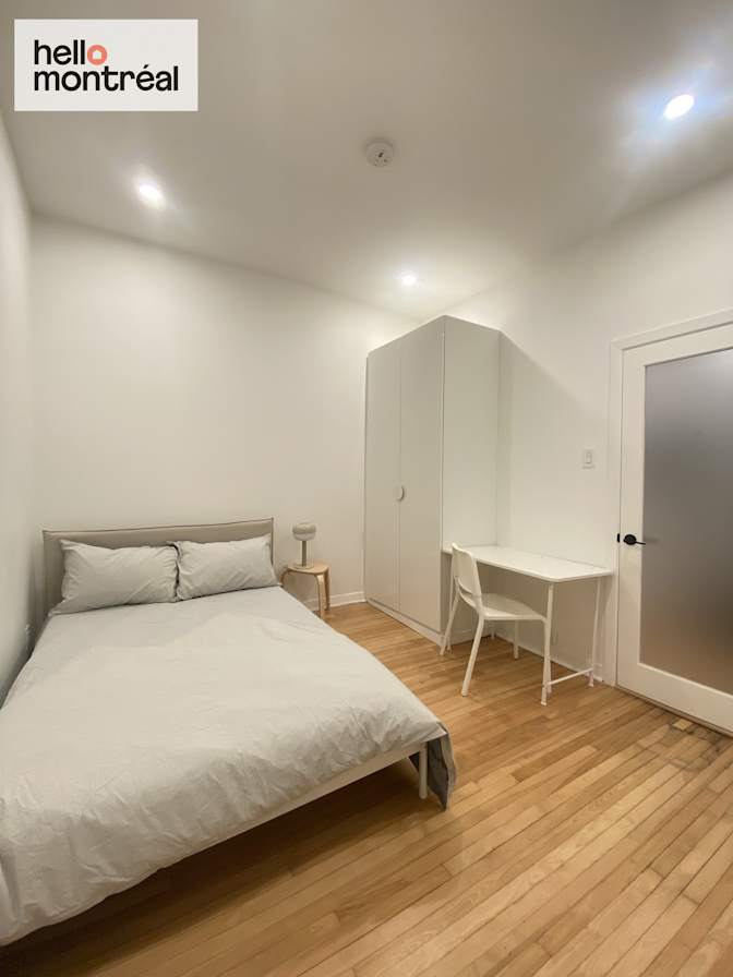 HelloMontreal's room