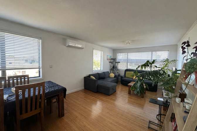 Zen Baatjes's room