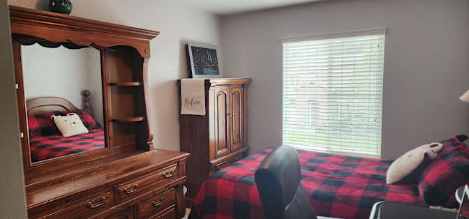 Dahlia's room