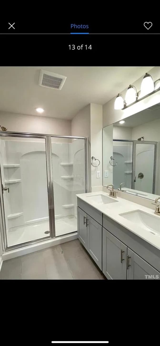 Alcove Rooms's room