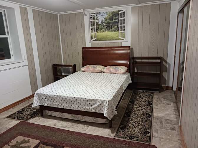 Arzi Usan's room