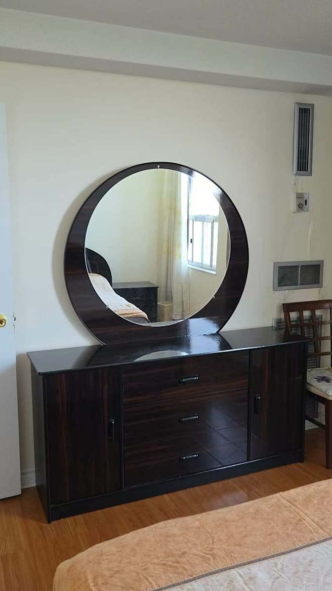Tien Li's room