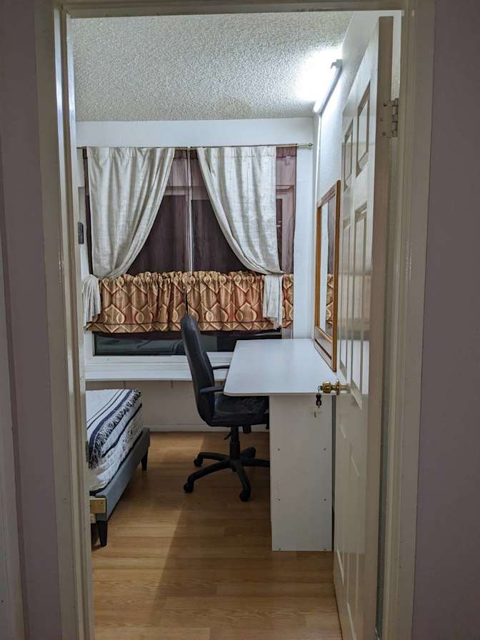Lynn's room