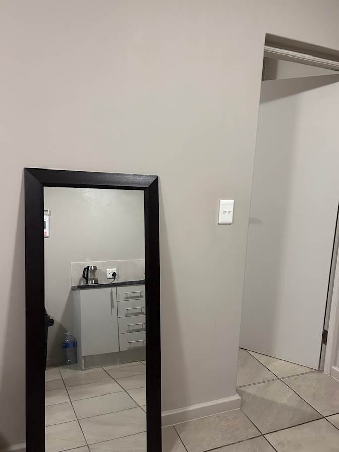 Alutho's room