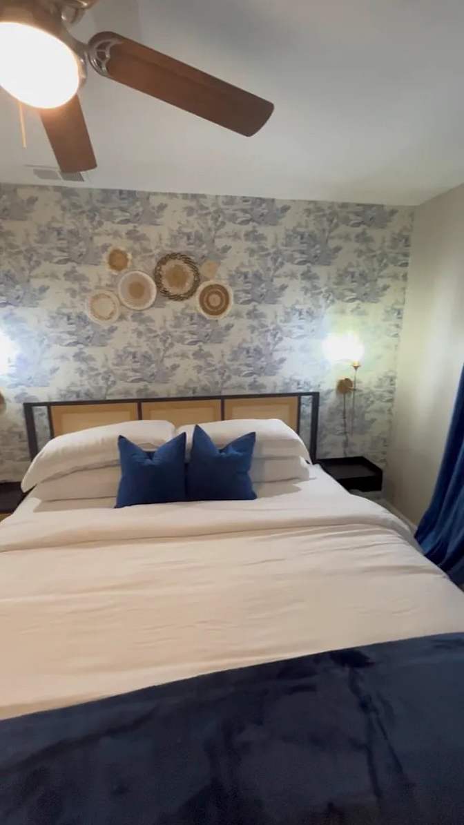 Alcove Rooms's room