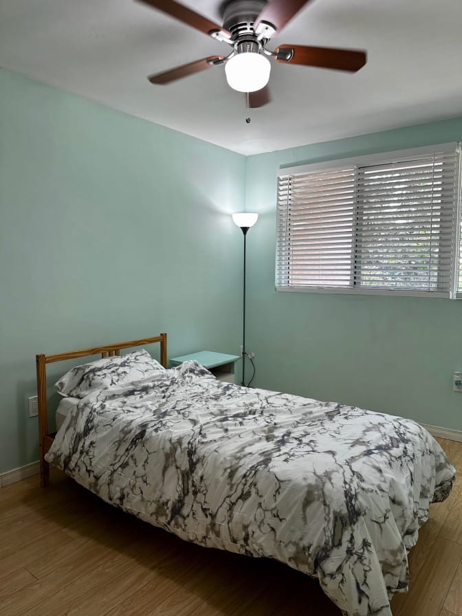 KTNA's room
