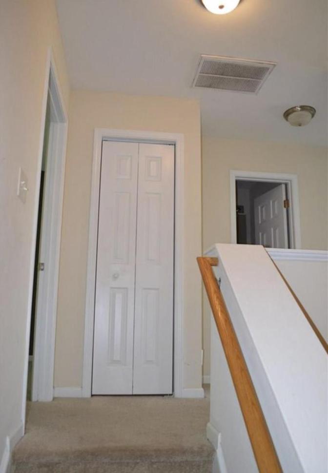 Alcove Rooms's room