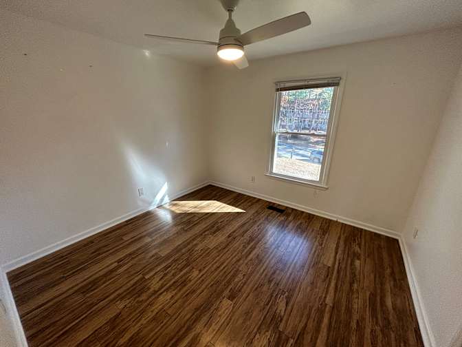 Alcove Rooms's room