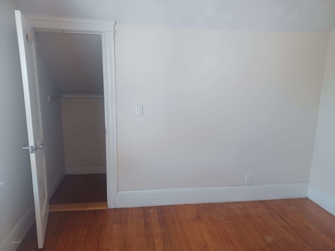 V's room