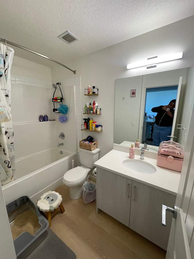 Alison Elewa's room