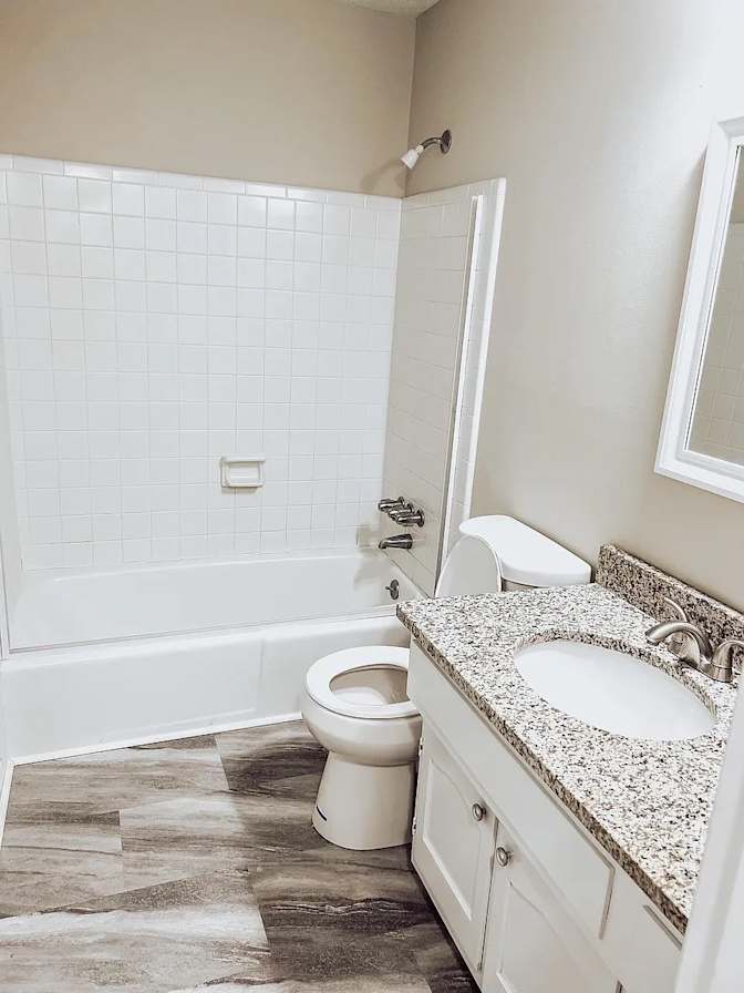 Alcove Rooms's room