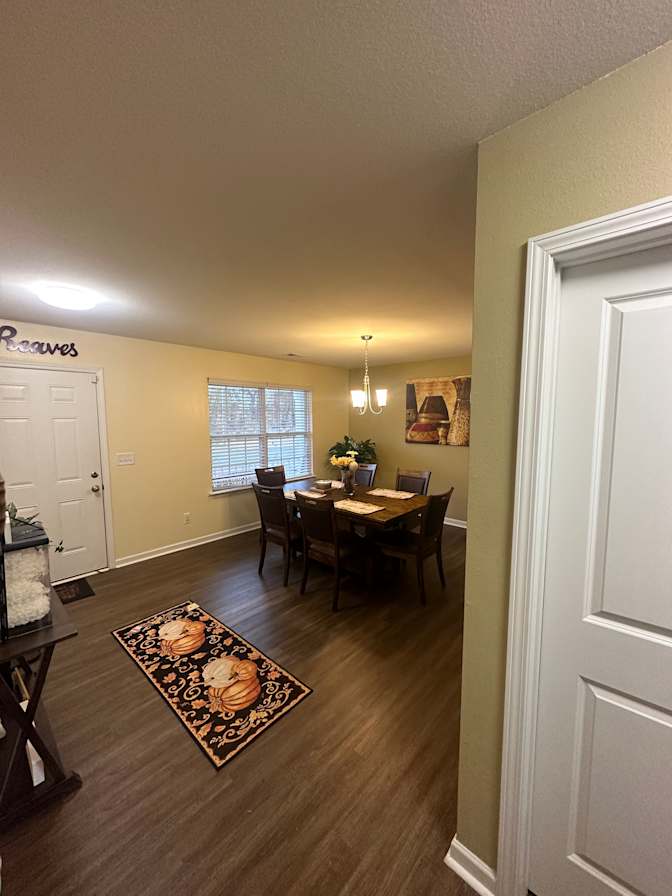 Brandon's Rooms available's room