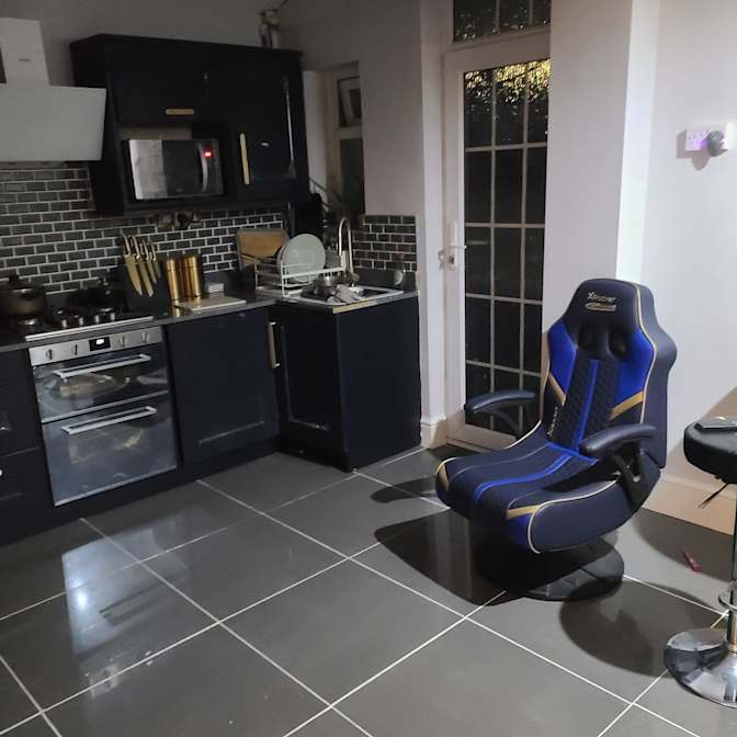 Alex perry's room