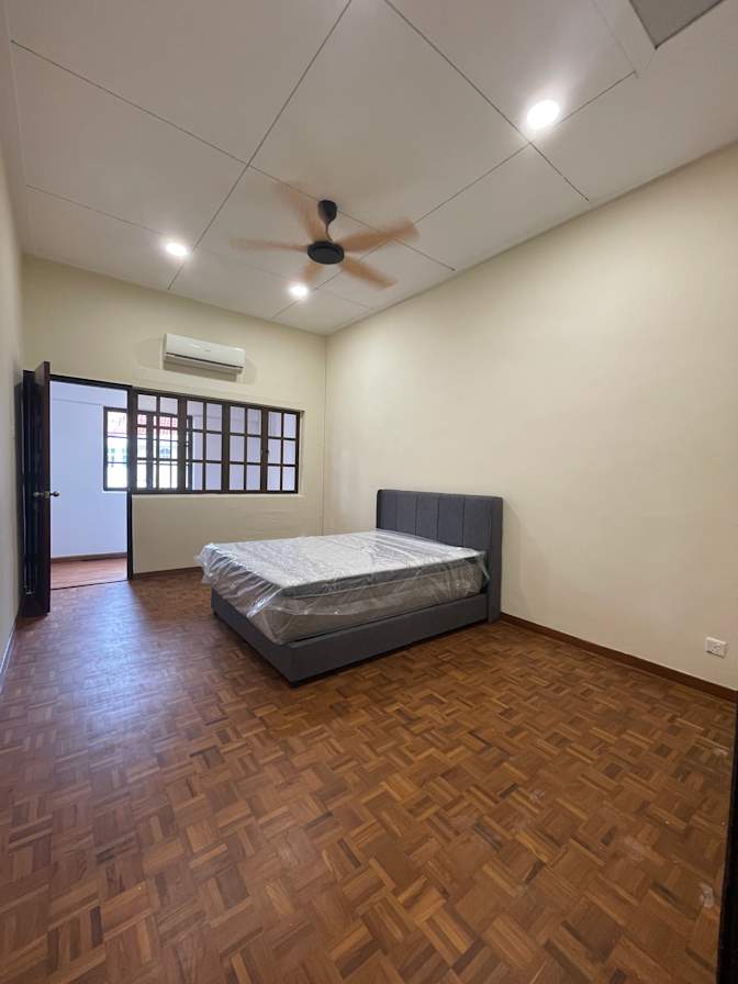 Carmen Low's room