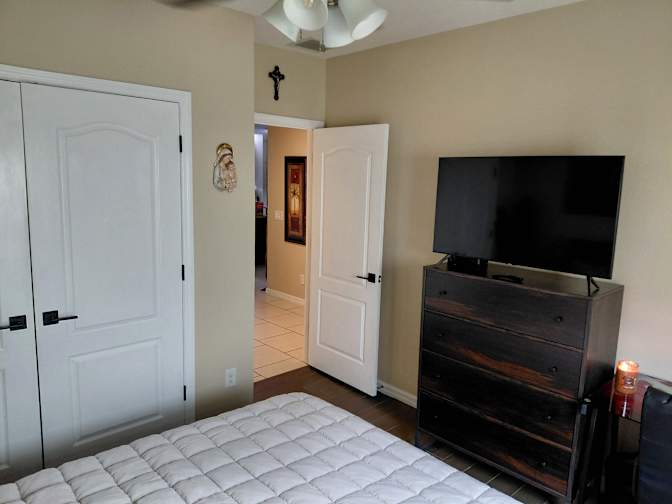 Thomas's room