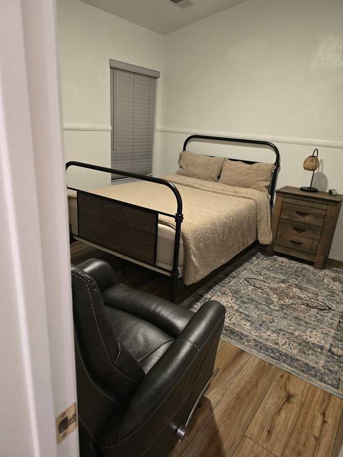 Ashraf Minai's room