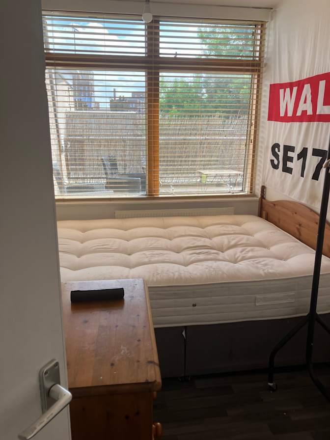 Simon's room