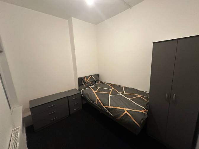 Black Country Homes's room