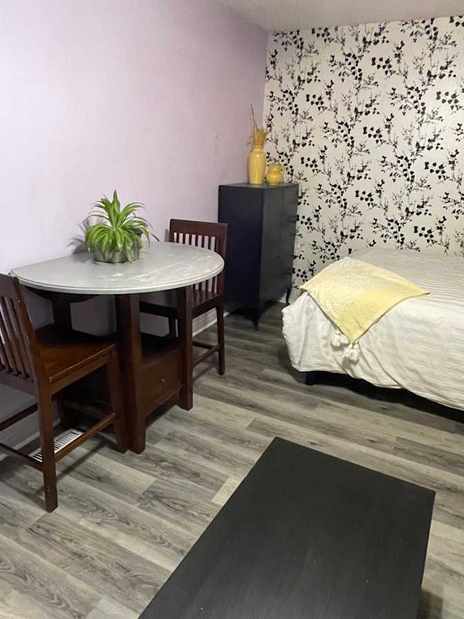 Lynda's room