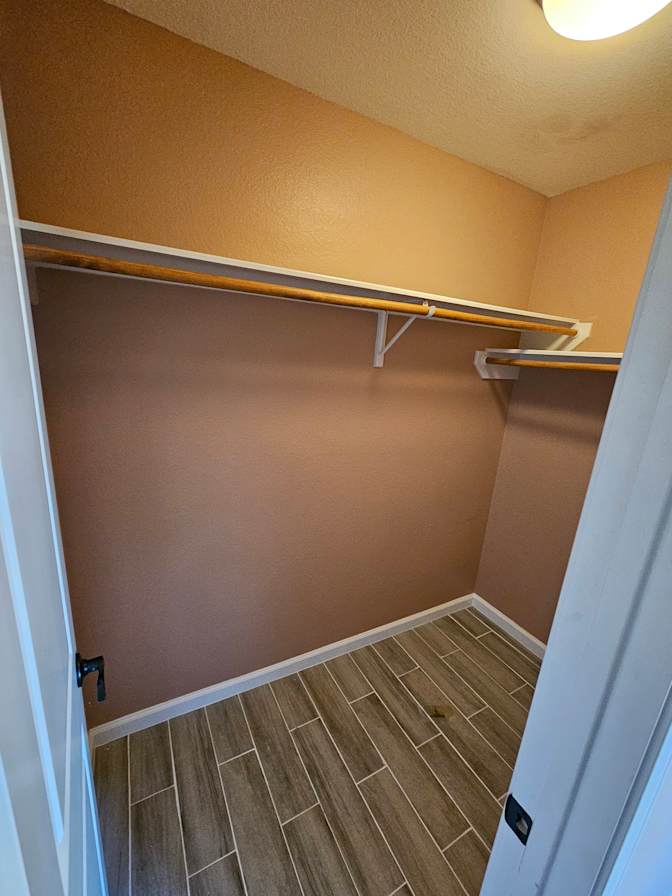 Luis's room