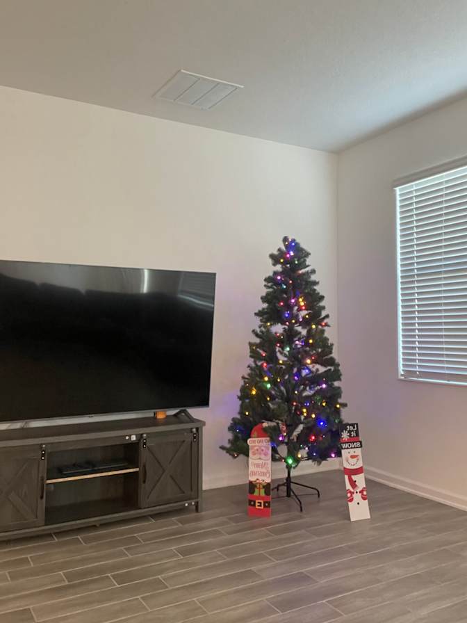 kevin james's room