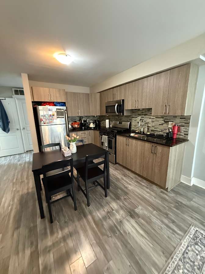 siya bhardwaj's room