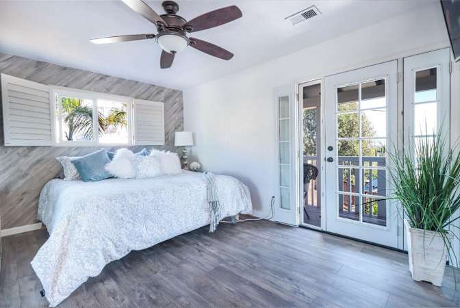 Mindy's room