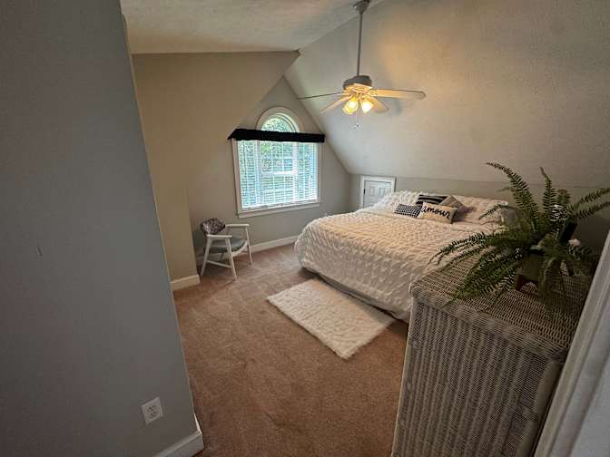 Alcove Rooms's room