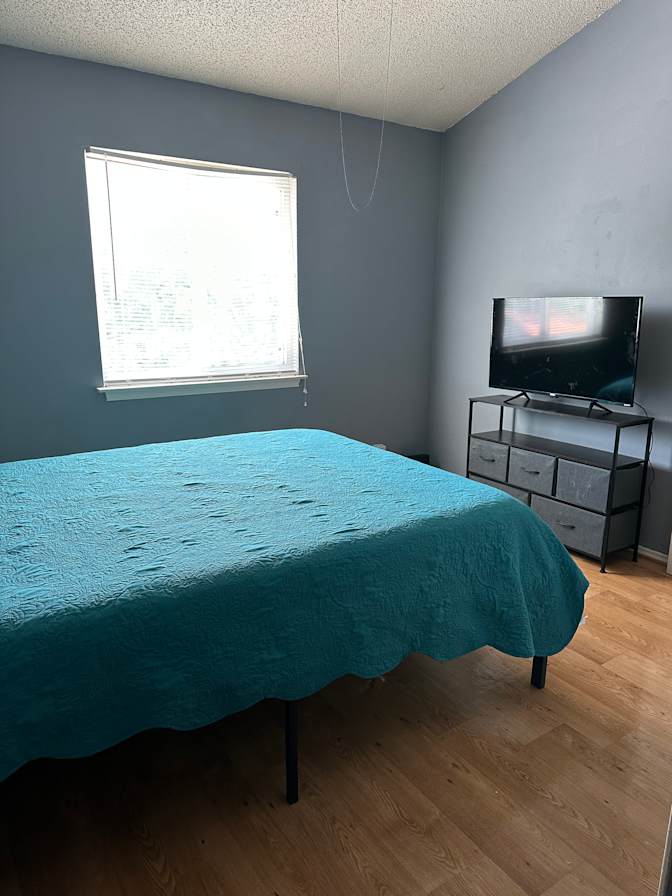 Faygan's room