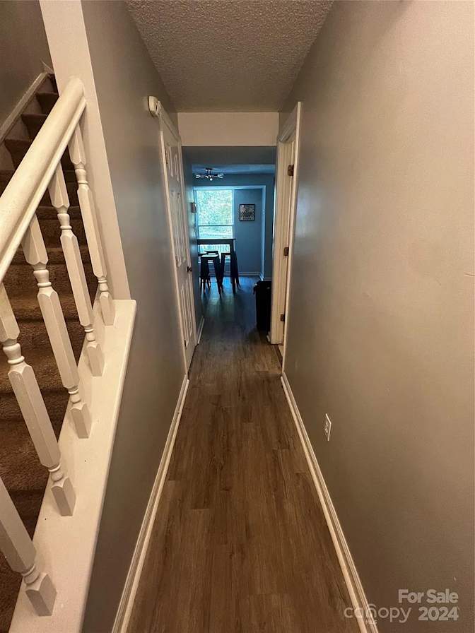 Alcove Rooms's room