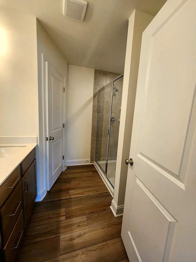 Alcove Rooms's room