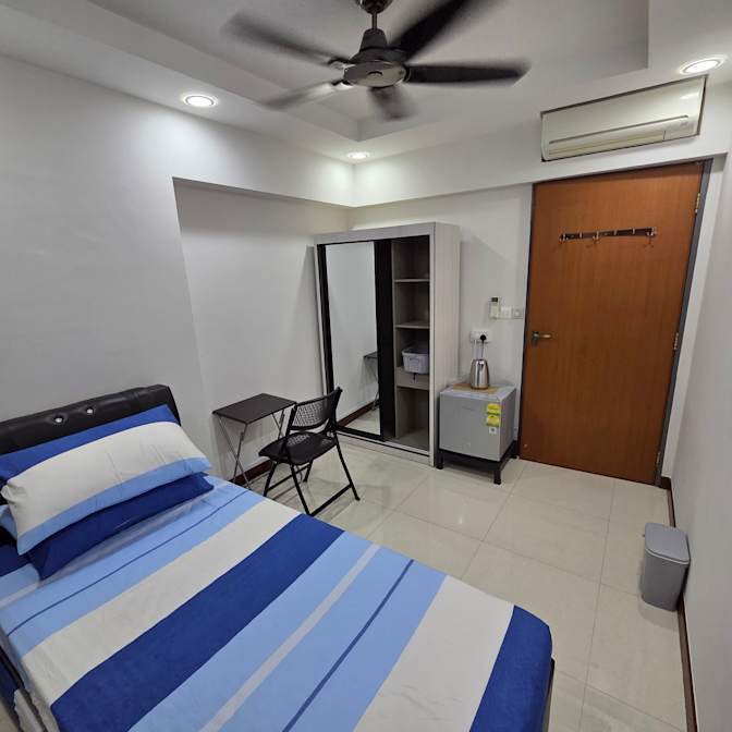 Viknes's room