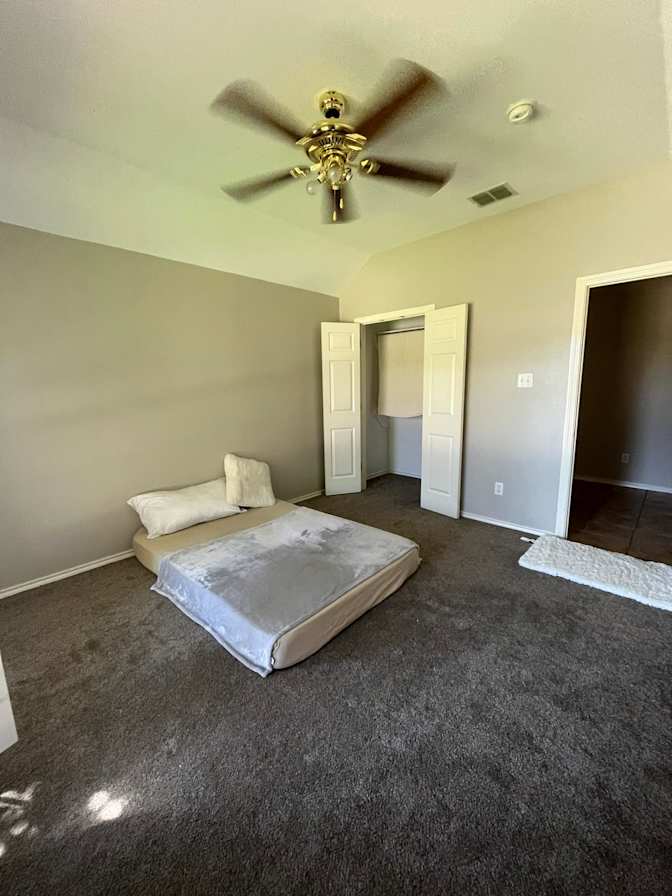 Thuy Vu's room