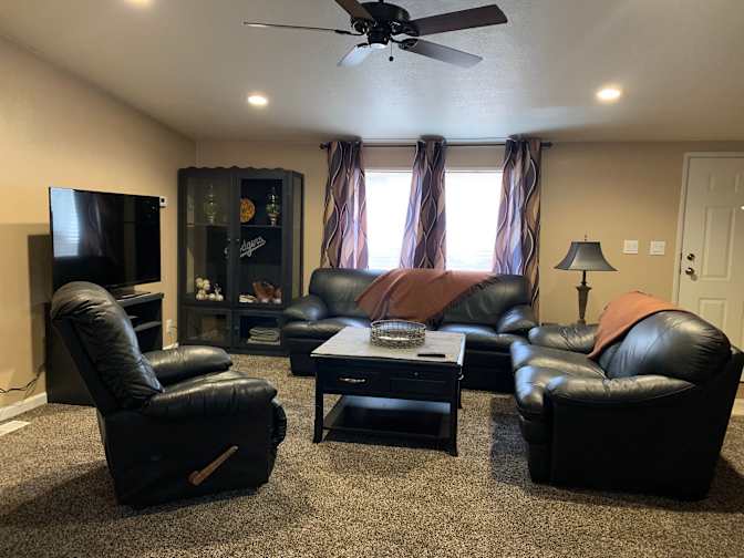 JENNIFER's room