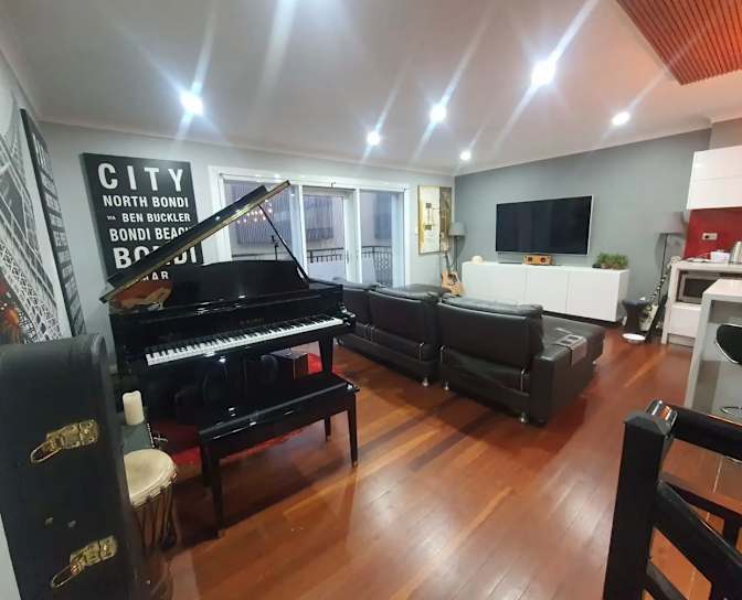 Caroline's room