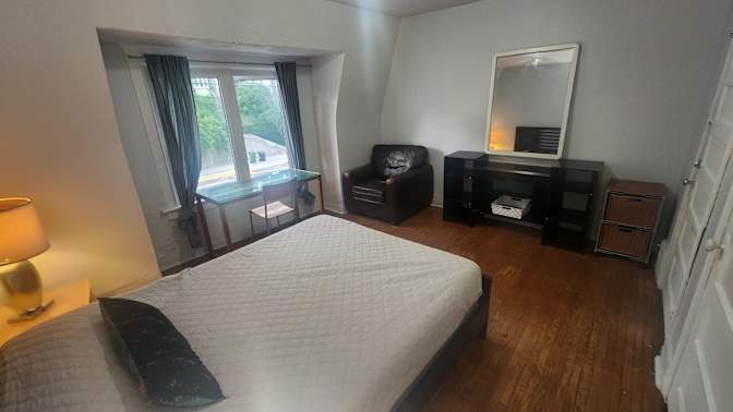 Laure's room