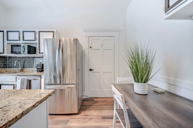 CL&C Property Management and Consulting's room