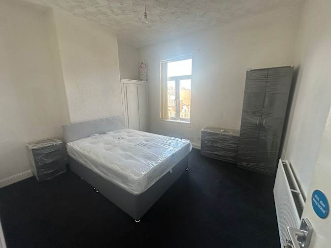 Black Country Homes's room