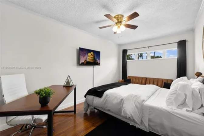 Karol G's room