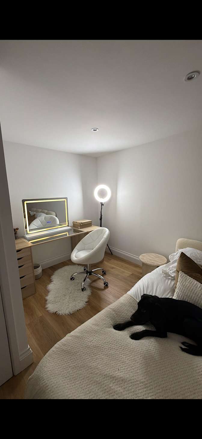 Roya's room