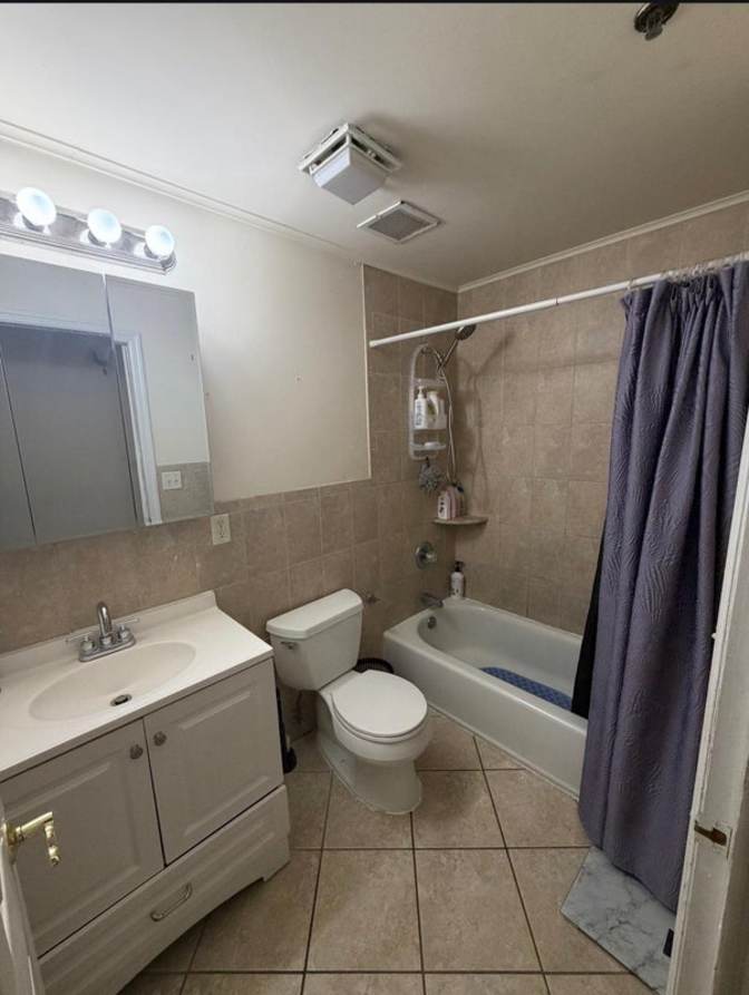 Private and Spacious Room's room